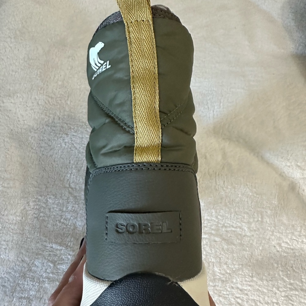 Sorel Whitney II short boot. - Picture 4 of 6